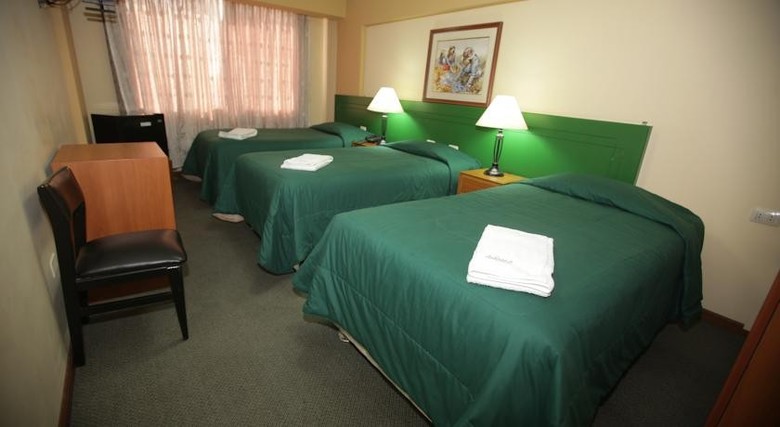 Hotel Ensue�o
