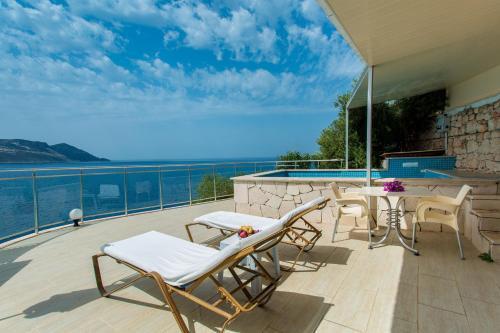 Hotel Cachet - Adult Only +14