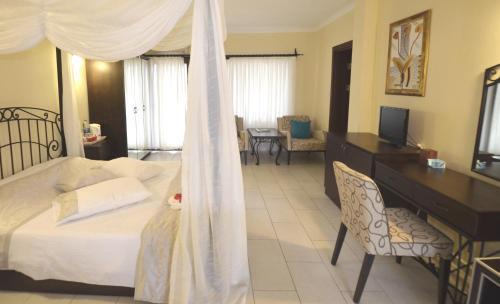 Hotel Cachet - Adult Only +14