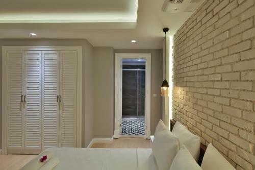 Lale Hotel