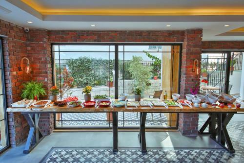 Lale Hotel
