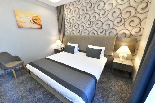 D'lux Bout?que Hotel