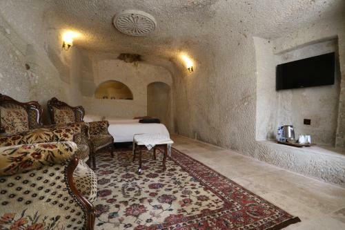 Mosaic Cave Hotel