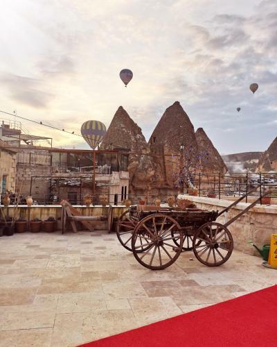 Mosaic Cave Hotel