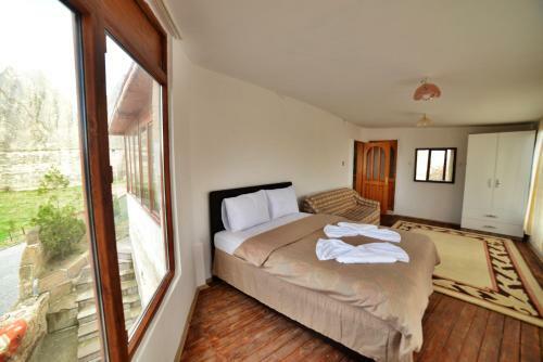 Bed & Breakfast Cave Seasons Deluxe Hotel
