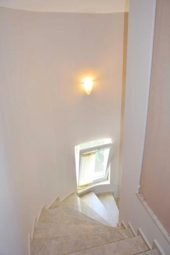 Thera Apartment 22