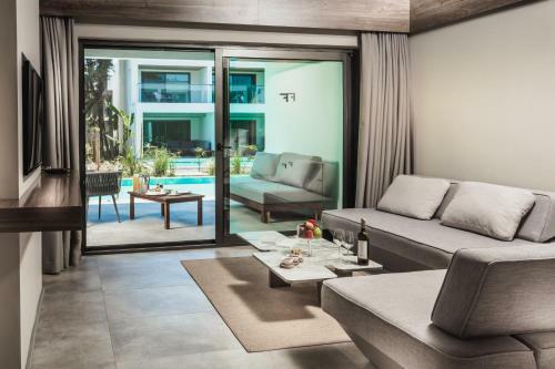 Hotel Paloma Finesse Side