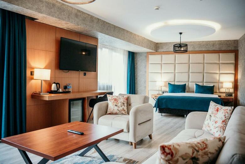 Grand Vaves Hotel