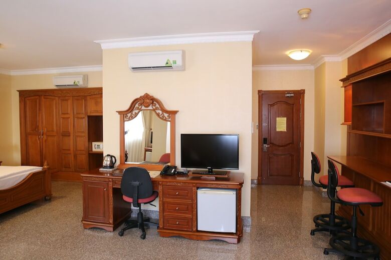 May Hotel