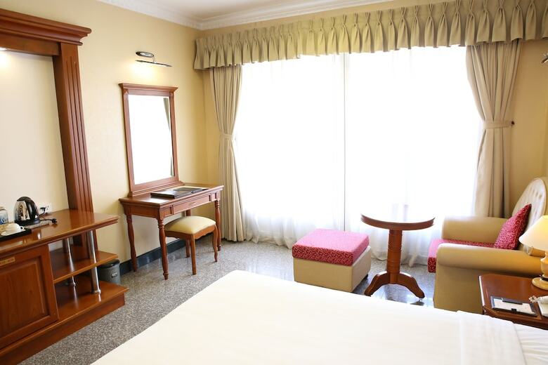 May Hotel