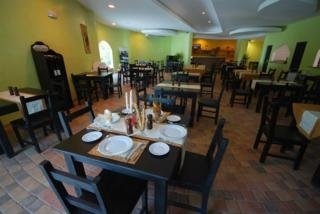 Hotel Mediterraneus (.)