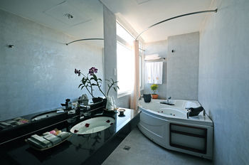 Romance Hotel Hue
