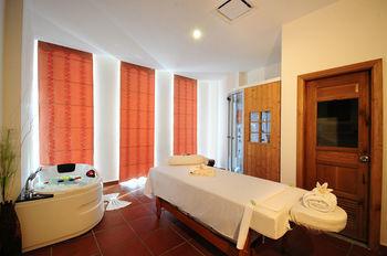 Romance Hotel Hue