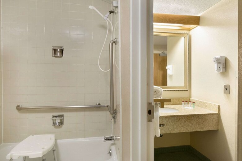 Hotel Ramada Blue Ridge