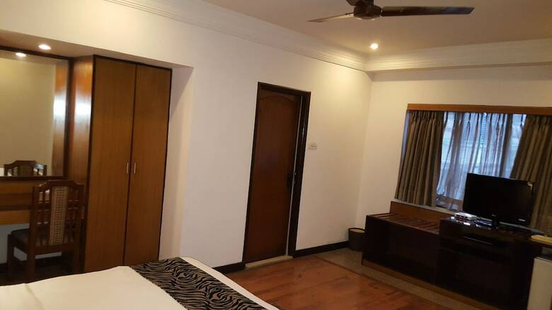 Hotel Lytton