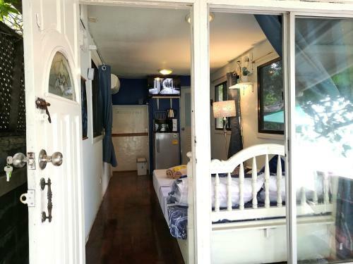 Cozy Homestay Beachfront Bungalow