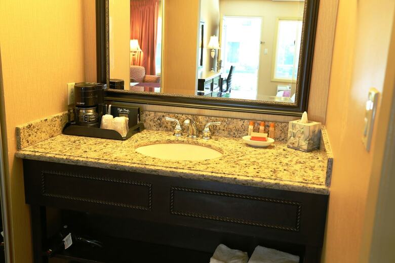 Hotel Laguna Hills Lodge