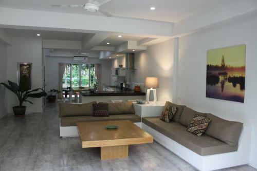 Hotel Isara Khao Lak
