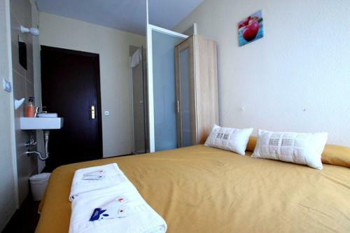 Hostal Arjori Rooms