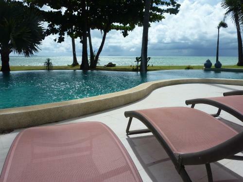 Malee Beach Villas