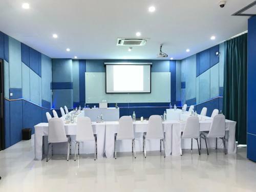 Anna-nava Pakkret Hotel