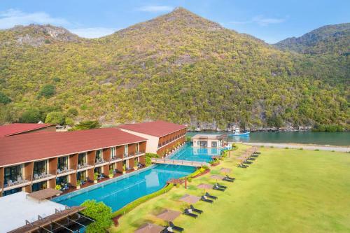 Hotel Away Pranburi Beach Resort