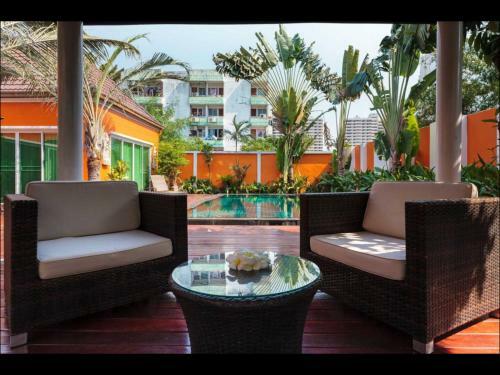 Hostal Breezy Villa In Pattaya