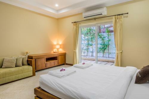 Private Beach Majestic Pool Villa Pattaya
