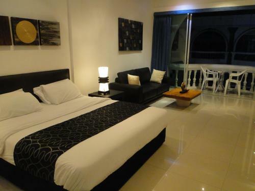 Hotel East Suites