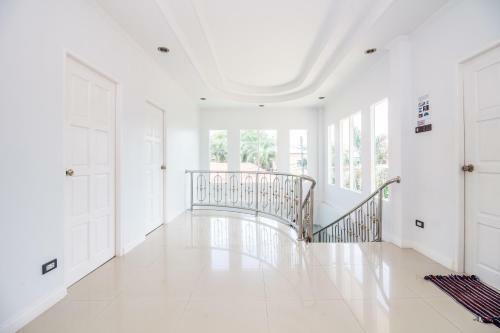 Walkingstreet Tewaree Villa 4 Bedrooms