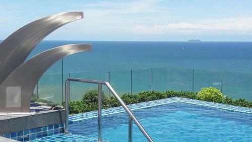 Apartamento The Peak Towers Condominium 24-05
