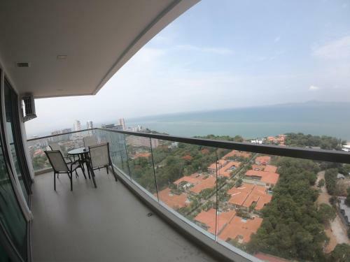 Apartamento The Peak Towers Condominium 24-05