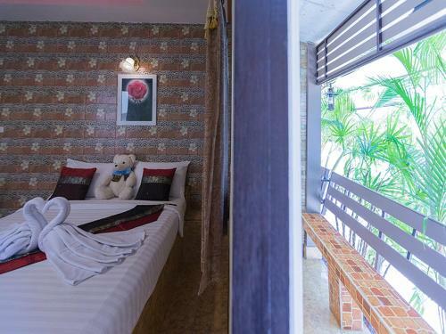Hotel Baan Suan Rim Nam Resort