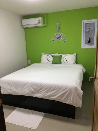 Hotel Me Home Suratthani