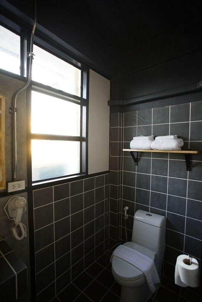 Blu Monkey Hub And Hotel Suratthani