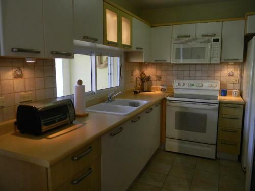 Continental Beach Apartment 4