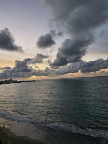 Aparthotel Ocean View Deluxe Suite: Pvt. Beach & Pool