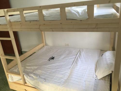 Hostal Cacique 2260