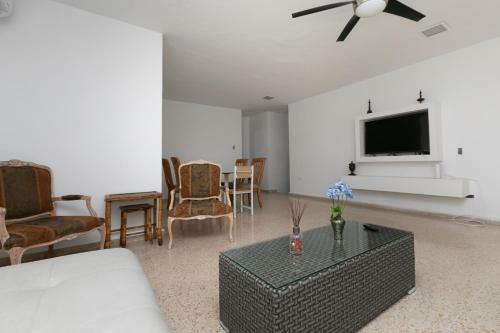 Hostal Cacique 2260