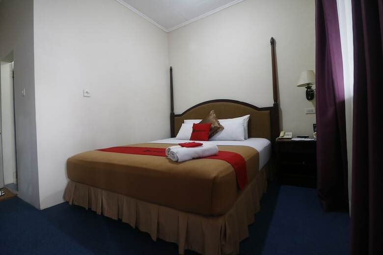 Hotel Reddoorz Plus @ Jalan Raden Intan Lampung