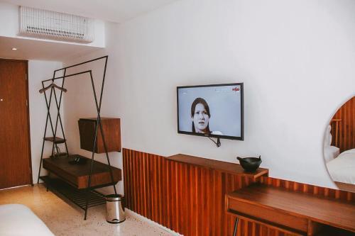 Blackbird Hotel