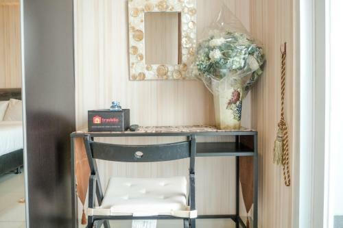 Classic Studio At Dago Suites Apartment By Travelio