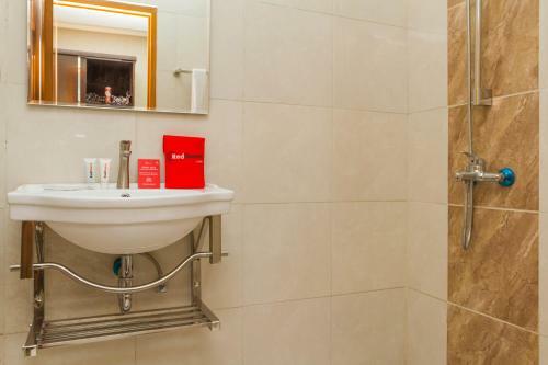 Hostal Reddoorz Plus @ Dipatiukur