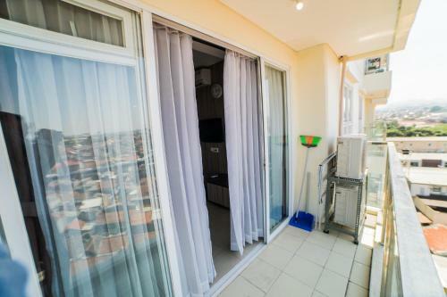 Modern 2 Br @ Gateway Pasteur Apartment Near Pasteur Exit Toll By Travelio