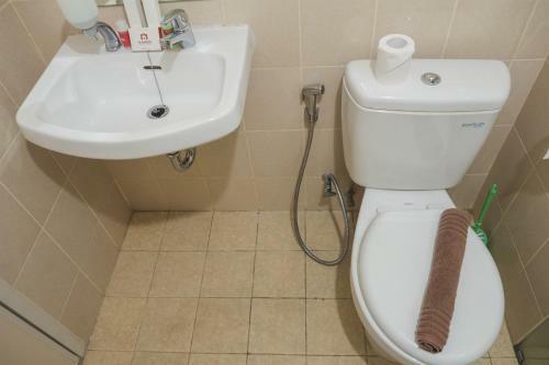 Apartamento Compact 2br With Sofa Bed At Parahyangan Residence By Travelio