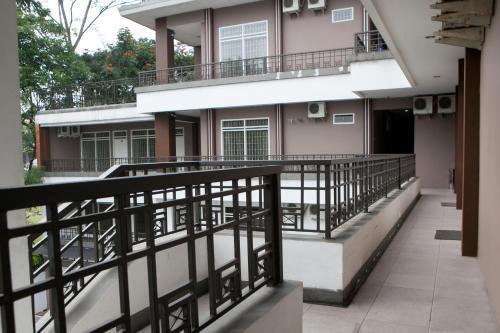 Hostal Reddoorz Plus Near Sukajadi 2