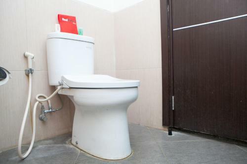 Hostal Reddoorz Plus Near Bip