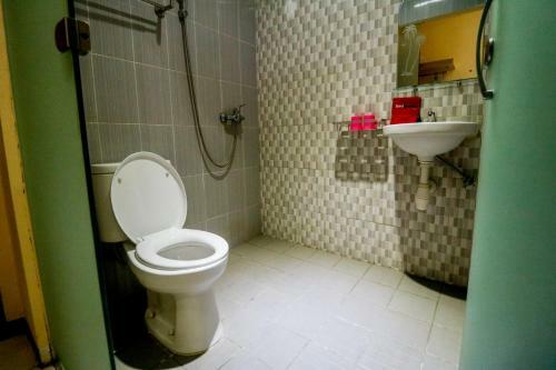 Hotel Reddoorz Pasar Tarapung Siring