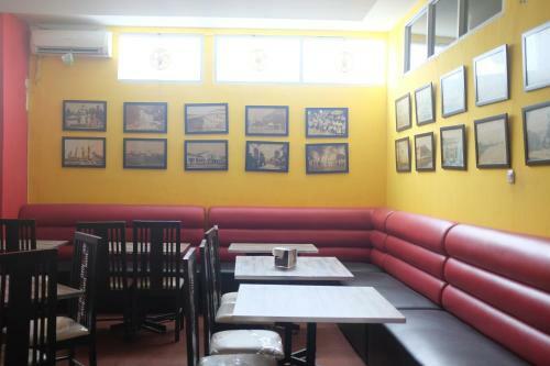Hotel Reddoorz Plus Near Senen