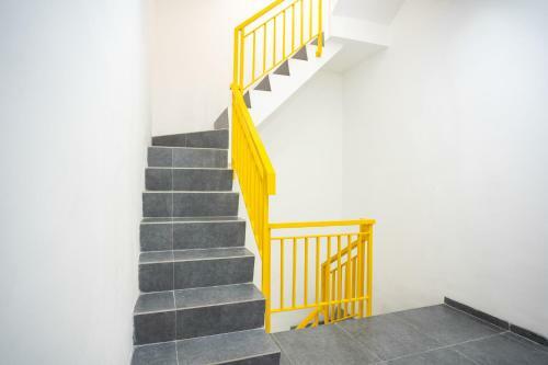 Hostal Reddoorz Plus @ Danau Sunter Utara
